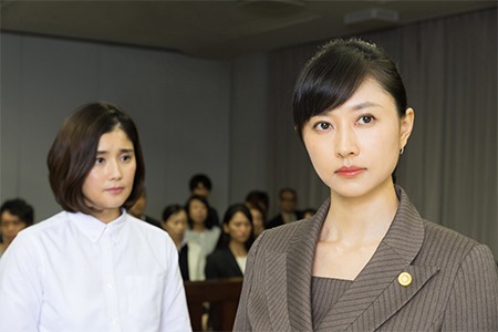 2016年のフジテレビのドラマ『一年半待て』の法廷の場面