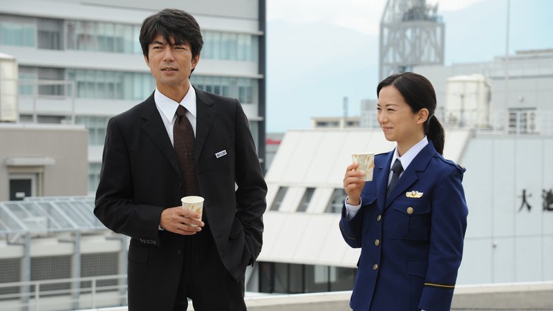 ドラマ『横山秀夫サスペンス 刑事の勲章』で二渡真治を演じる仲村トオル